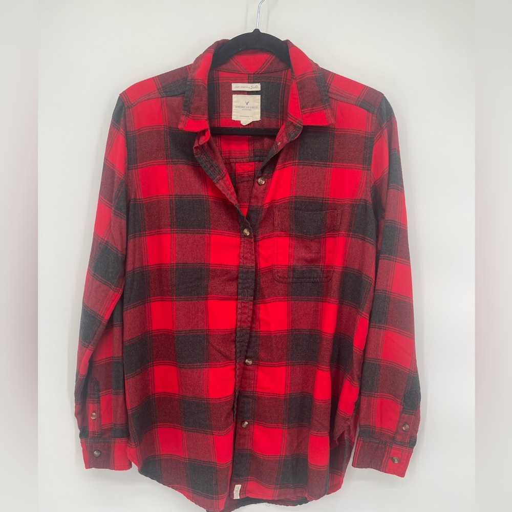 ⭐️American Eagle Outfitters Red and Black Checkered Shirt Soft